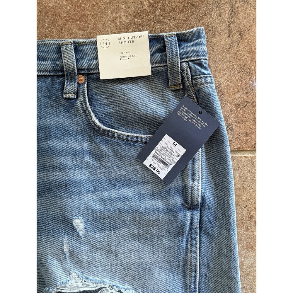 NEW Universal Thread Goods Co. Women's Mini Cut-Off Denim Shorts Size 14 NWT - Picture 4 of 5